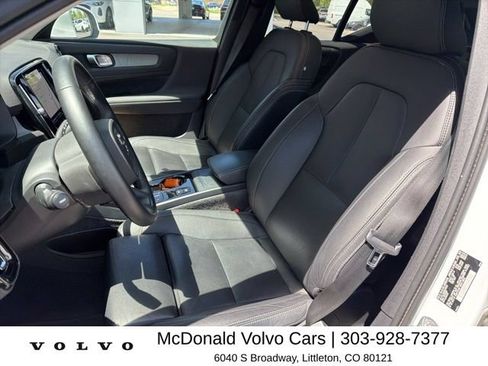 Used 2024 Volvo XC40 B5 Plus w/ Protection Package Premier AWD/4WD image 4