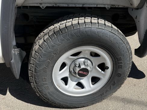 Used 2014 GMC Sierra 1500 2WD Regular Cab w/ Sierra Convenience Package image 9