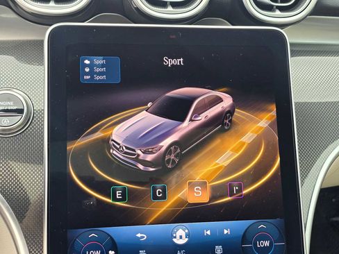 Used 2025 Mercedes-Benz C 300 4MATIC Sedan image 31