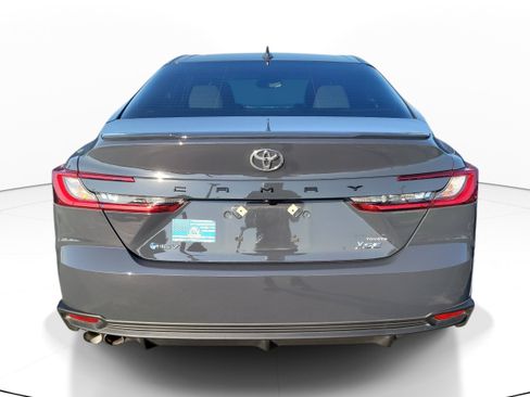 Used 2025 Toyota Camry SE FWD image 5