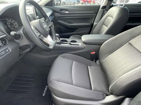 New 2025 Nissan Altima 2.5 SV image 13