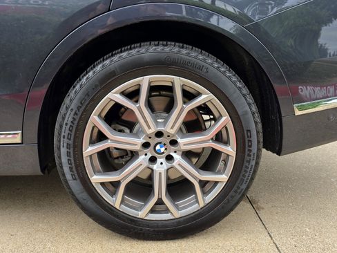 Used 2022 BMW X7 xDrive40i w/ Premium Package image 14