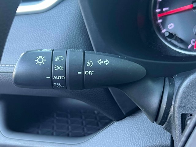 Used 2021 Toyota RAV4 XLE AWD/4WD image 26