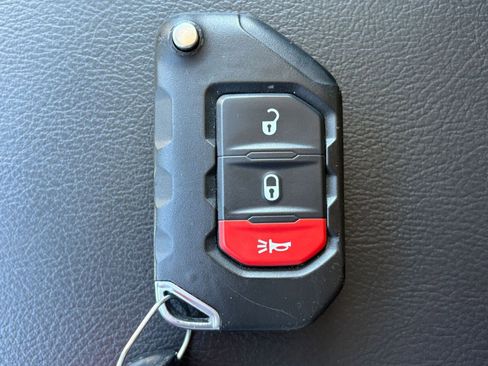 Used 2025 Jeep Wrangler Sport S image 22