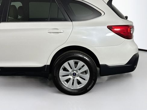 Used 2019 Subaru Outback 2.5i Premium AWD/4WD image 36