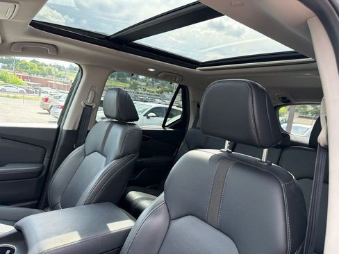 Used 2023 Honda Pilot Touring image 9