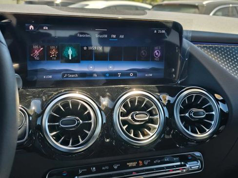 New 2025 Mercedes-Benz GLA 250 4MATIC image 26
