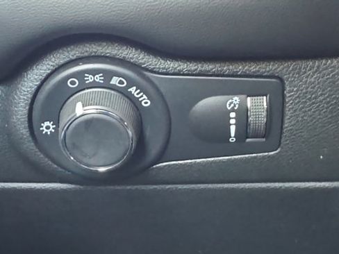 Used 2025 Dodge Durango GT AWD/4WD image 15