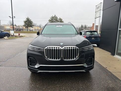 Used 2022 BMW X7 xDrive40i w/ Executive Package image 2