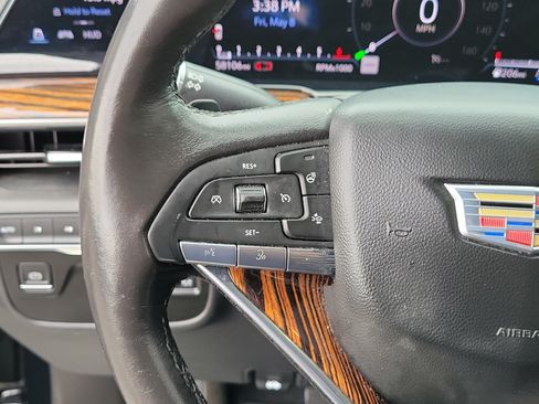 Used 2021 Cadillac Escalade Premium Luxury AWD/4WD image 25
