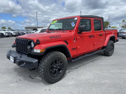 Used 2022 Jeep Gladiator Sport AWD/4WD image 4