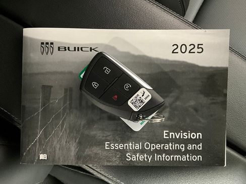 Used 2025 Buick Envision Preferred image 12