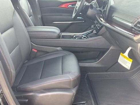 New 2026 Chevrolet Traverse Z71 w/ LPO, Floor Liner Package image 14