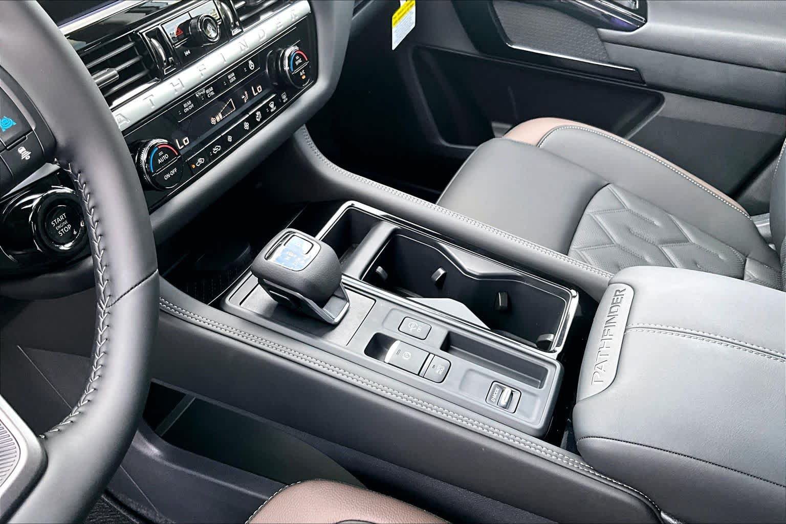 New 2026 Nissan Pathfinder Platinum FWD image 7