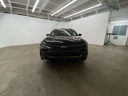 Used 2024 Chevrolet Equinox EV RS image 9