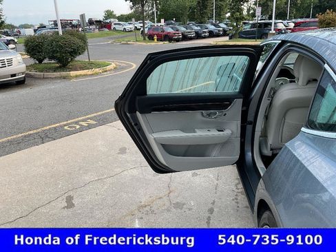 Used 2018 Volvo S90 T5 Momentum w/ Convenience Package FWD image 19