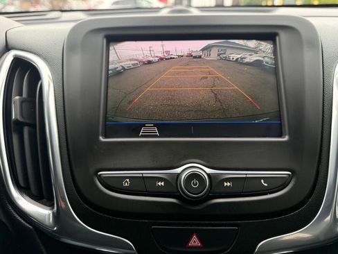 Used 2021 Chevrolet Equinox LT image 18