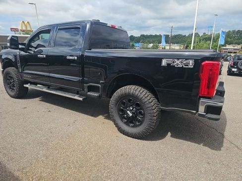 Used 2023 Ford F250 XLT AWD/4WD image 4