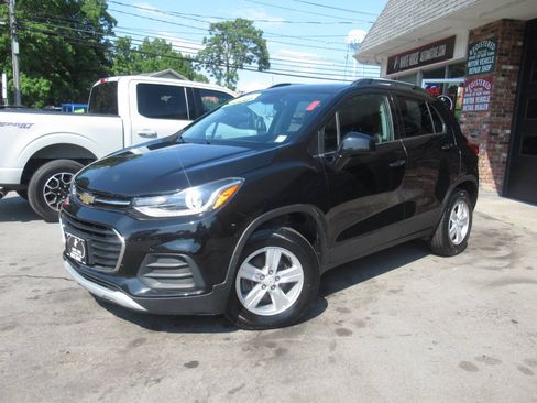 Used 2020 Chevrolet Trax LT w/ Sun & Sound Package AWD/4WD image 27