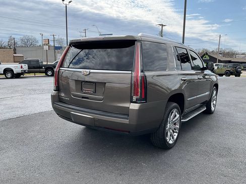 Used 2015 Cadillac Escalade Premium image 5