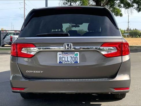 Used 2018 Honda Odyssey EX image 4