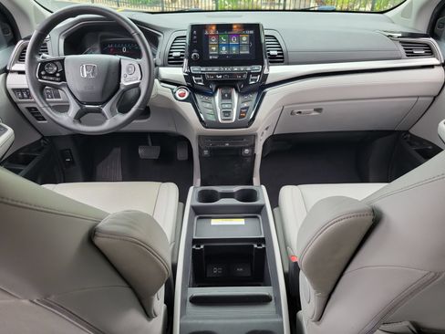 Used 2018 Honda Odyssey Elite image 14