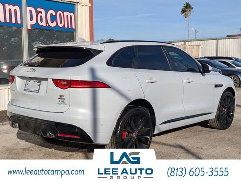 Used 2019 Jaguar F-PACE S image 3