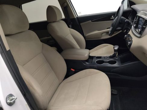 Used 2020 Kia Sorento LX image 21