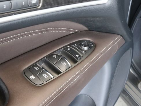 Used 2019 INFINITI QX60 Luxe w/ Essential Package AWD/4WD image 29
