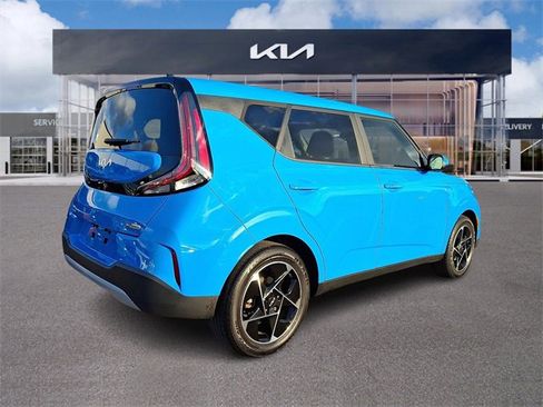 Used 2023 Kia Soul EX image 6