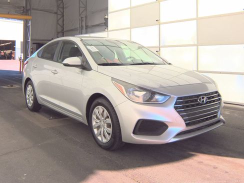 Used 2020 Hyundai Accent SE image 4