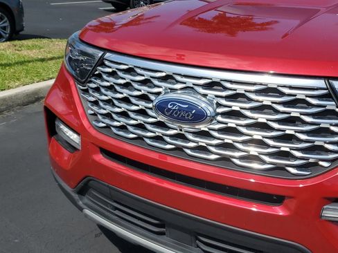 Used 2022 Ford Explorer Platinum w/ Equipment Group 601A AWD/4WD image 10