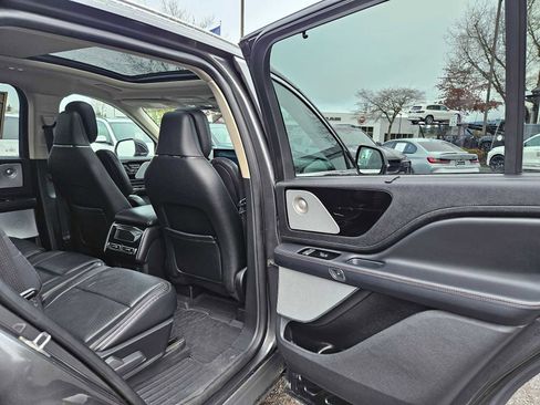 Used 2020 Lincoln Aviator Reserve w/ Equipment Group 202A image 14