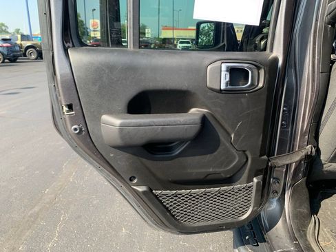 Used 2023 Jeep Gladiator Sport AWD/4WD image 31
