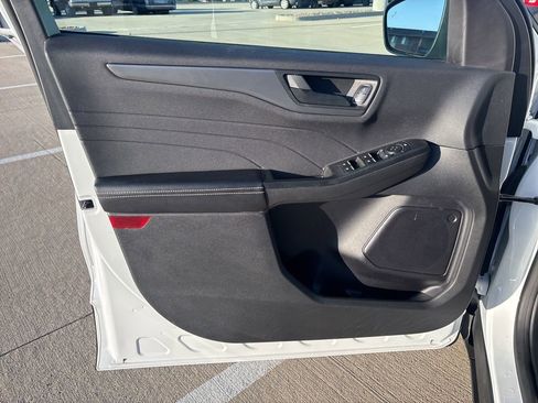 Used 2023 Ford Escape Active image 16