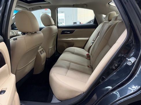 Used 2015 Nissan Altima 2.5 SL w/ Technology Package FWD image 13