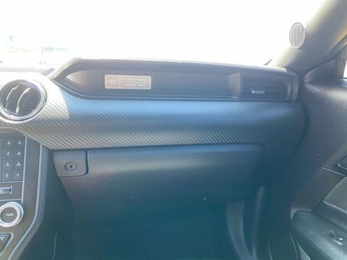 Used 2017 Ford Mustang Coupe RWD image 22