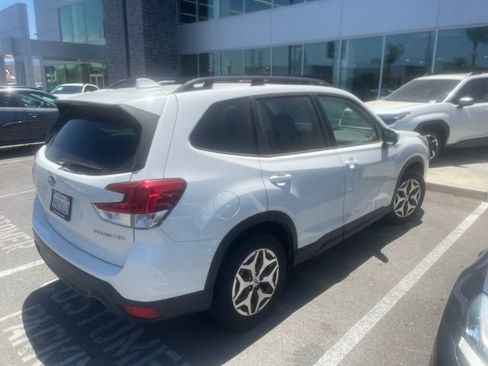 Used 2023 Subaru Forester Premium AWD/4WD image 5