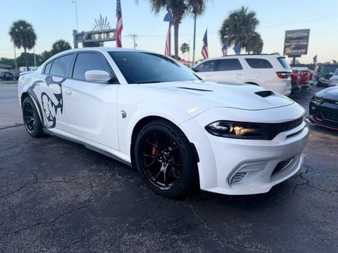 Used 2022 Dodge Charger SRT Hellcat RWD image 4