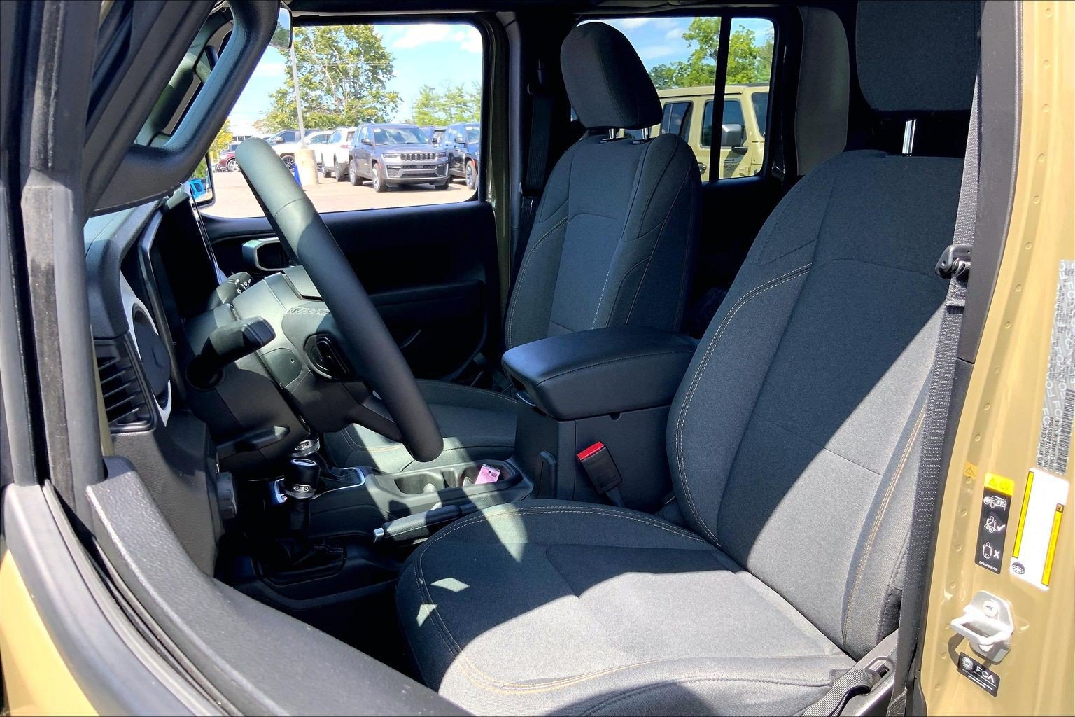 Certified 2025 Jeep Gladiator Sport AWD/4WD image 8