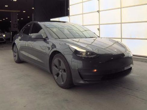 Used 2023 Tesla Model 3 Standard Range RWD image 3