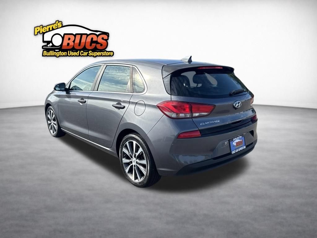 Used 2019 Hyundai Elantra GT FWD image 3