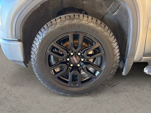 Used 2021 GMC Sierra 1500 Elevation w/ X31 Off-Road Package AWD/4WD image 15