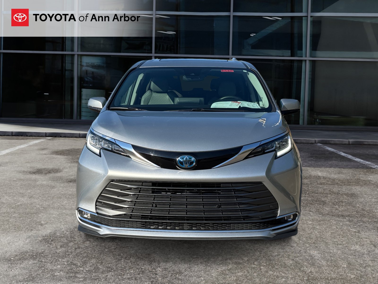 Used 2023 Toyota Sienna Limited AWD/4WD image 14
