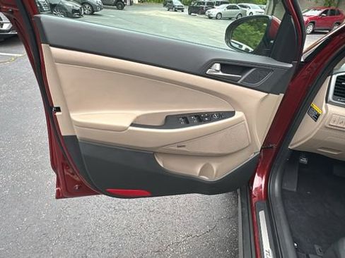 Used 2018 Hyundai Tucson Limited w/ Ultimate Package 02 FWD image 11