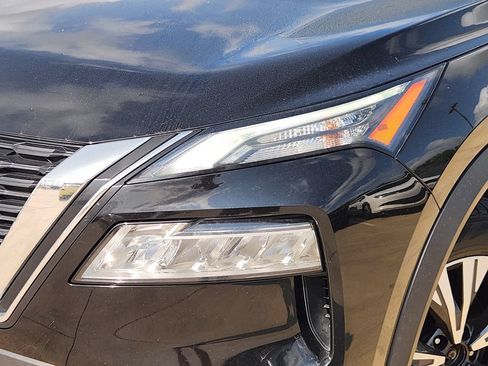 Used 2023 Nissan Rogue SV FWD image 11