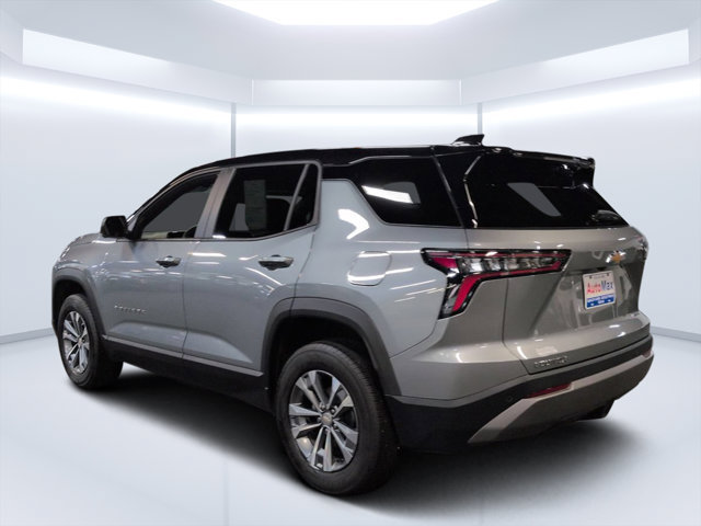 Used 2026 Chevrolet Equinox LT w/ Safety and Technology Package FWD image 5