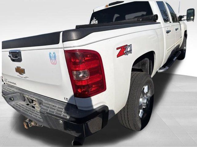 Used 2014 Chevrolet Silverado 2500 LT w/ Interior Plus Package AWD/4WD image 10