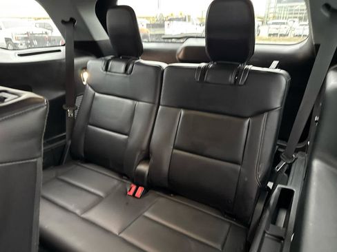 Used 2023 Ford Explorer XLT w/ Equipment Group 202A image 21