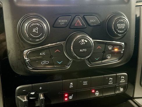 Used 2018 RAM 3500 Big Horn w/ Sport Appearance Group image 17